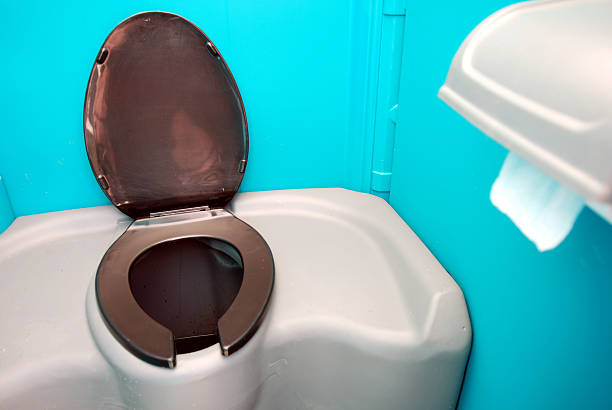 Portable Toilet Options We Offer in Bowling Green, FL